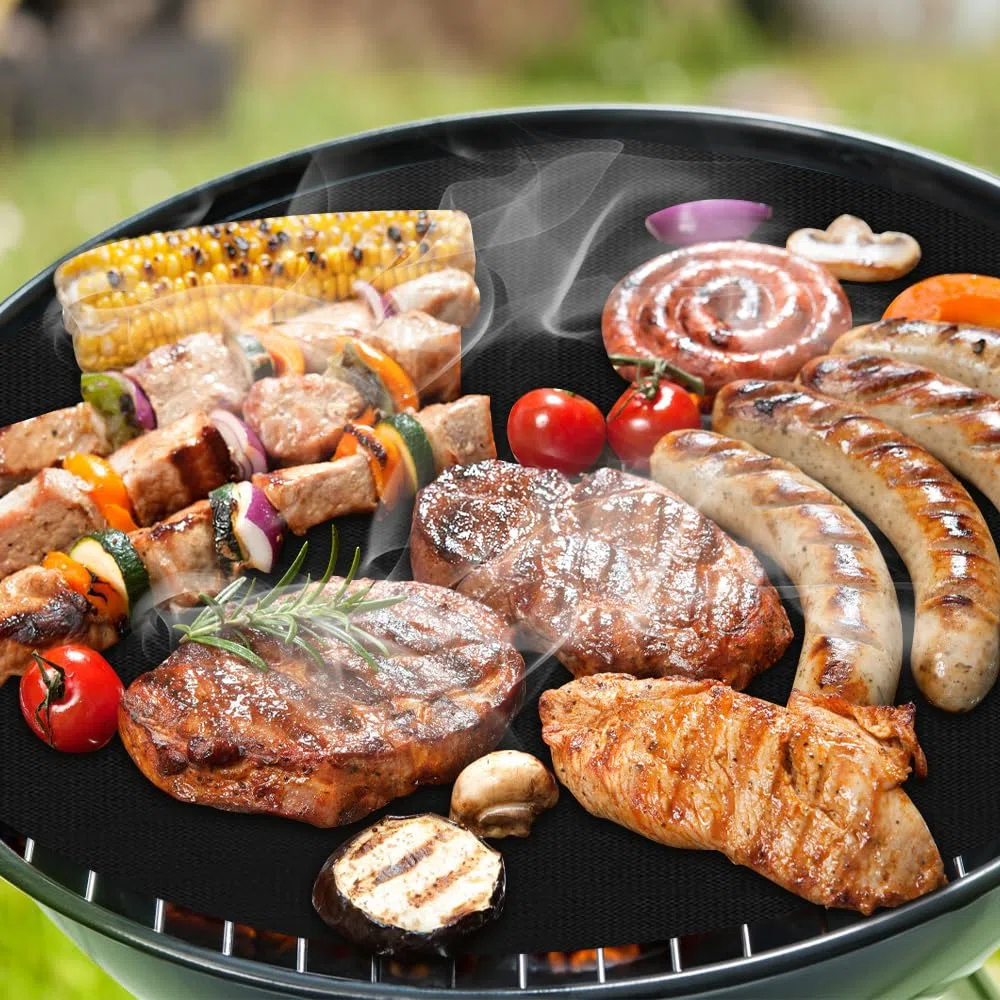 Tapis de Cuisson Barbecue, 5 Pièces 60x40 cm Tapis Barbecue Set, Papier BBQ Réutilisable avec Brosse, Non Stick Four en Téflon Tapis de Cuisson, Nettoyage Facile et Anti-adhérent, Sans PFOA